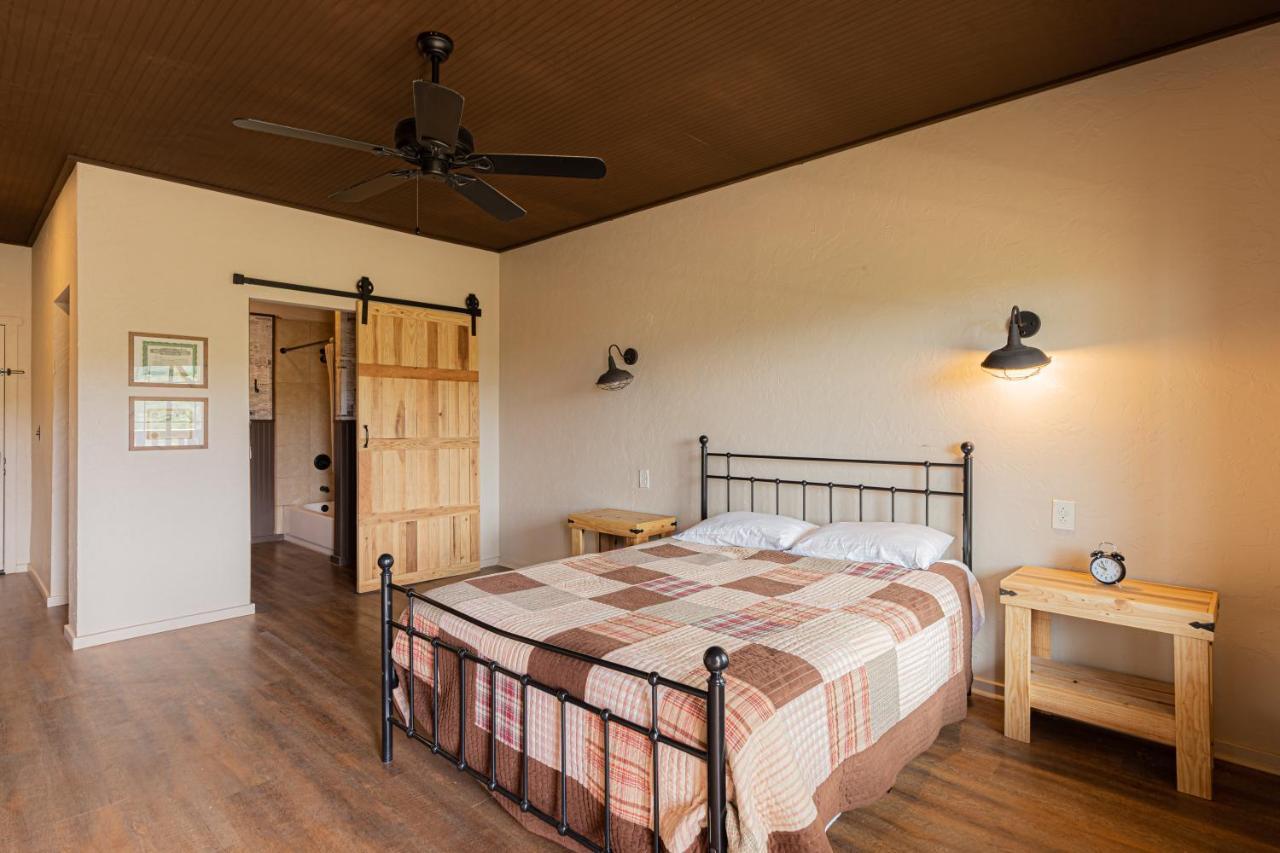 -Pet Friendly- Miners Cabin #5 -Two Double Beds - Private Balcony Tombstone Eksteriør bilde