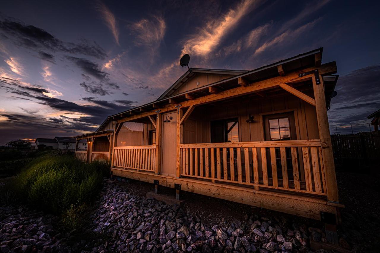 -Pet Friendly- Miners Cabin #5 -Two Double Beds - Private Balcony Tombstone Eksteriør bilde