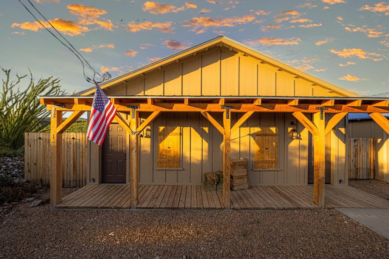 -Pet Friendly- Miners Cabin #5 -Two Double Beds - Private Balcony Tombstone Eksteriør bilde