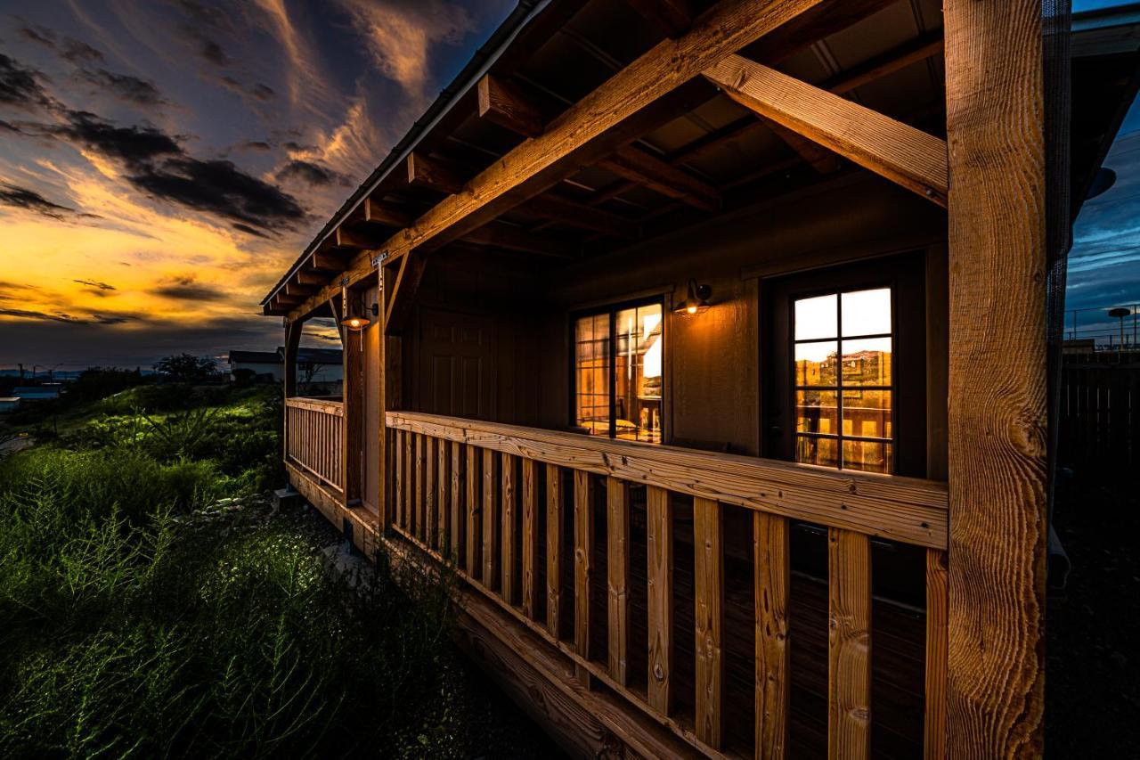 -Pet Friendly- Miners Cabin #5 -Two Double Beds - Private Balcony Tombstone Eksteriør bilde
