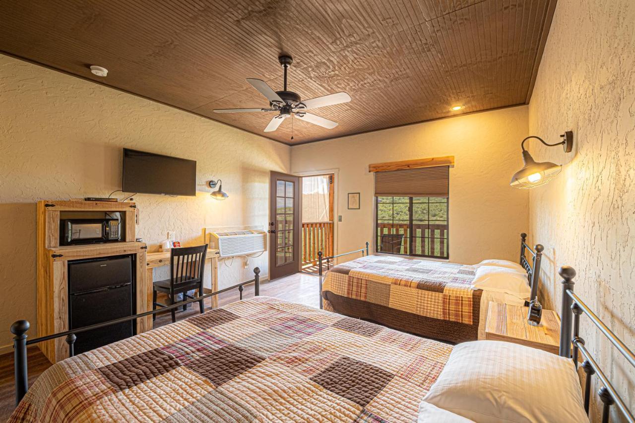 -Pet Friendly- Miners Cabin #5 -Two Double Beds - Private Balcony Tombstone Eksteriør bilde