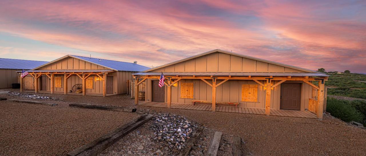 -Pet Friendly- Miners Cabin #5 -Two Double Beds - Private Balcony Tombstone Eksteriør bilde