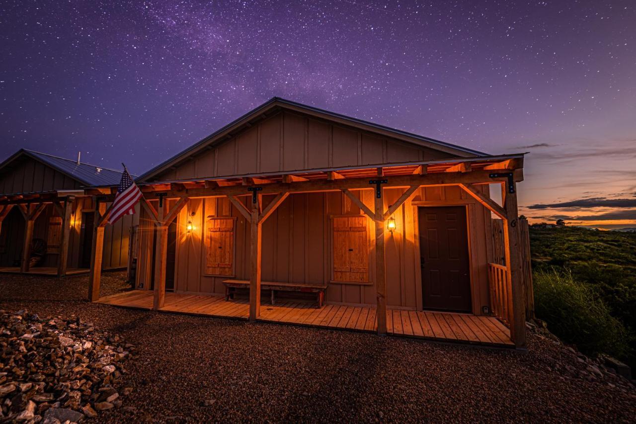 -Pet Friendly- Miners Cabin #5 -Two Double Beds - Private Balcony Tombstone Eksteriør bilde