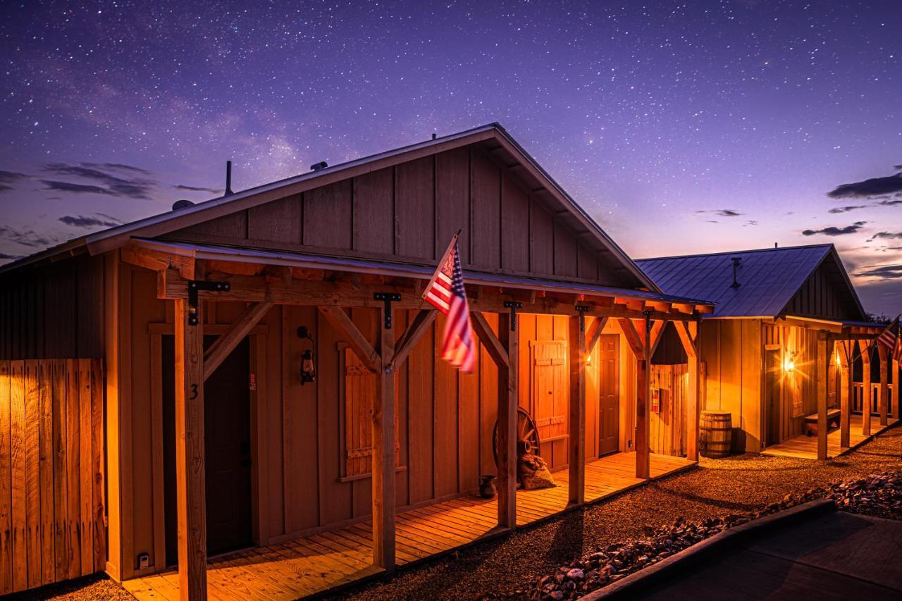 -Pet Friendly- Miners Cabin #5 -Two Double Beds - Private Balcony Tombstone Eksteriør bilde