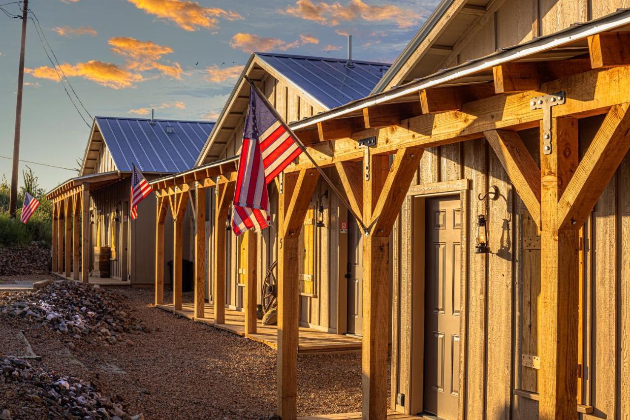-Pet Friendly- Miners Cabin #5 -Two Double Beds - Private Balcony Tombstone Eksteriør bilde