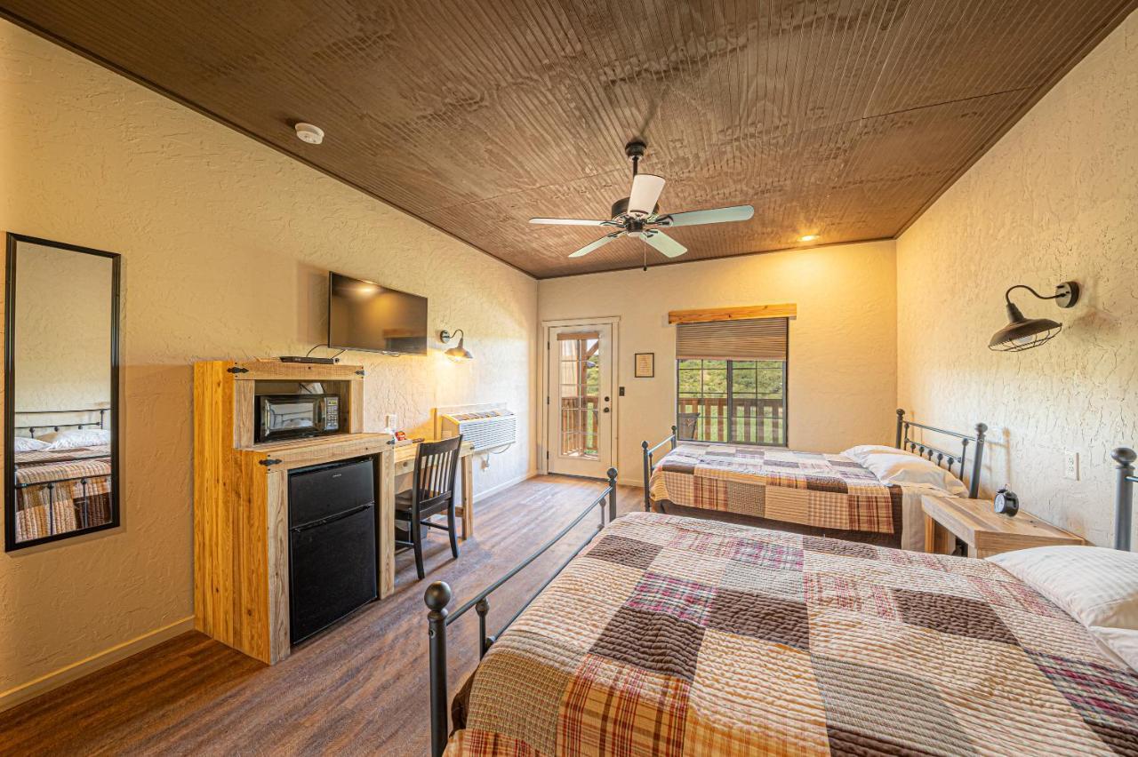 -Pet Friendly- Miners Cabin #5 -Two Double Beds - Private Balcony Tombstone Eksteriør bilde